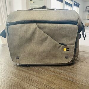 Case Logic Reflexion DSLR + iPad Cross-Body Bag‎